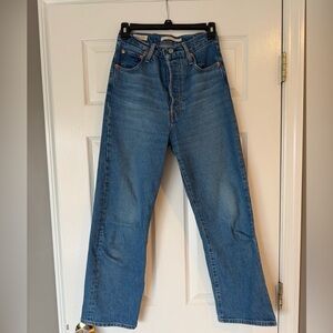Levi’s Ribcage Straight Ankle Jeans